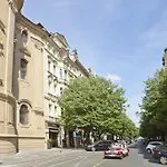 Apartment Parizska 1